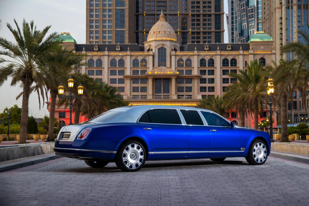 Khách hàng toàn thế giới giờ đây có thể đặt mua Bentley Mulsanne Grand Limousine