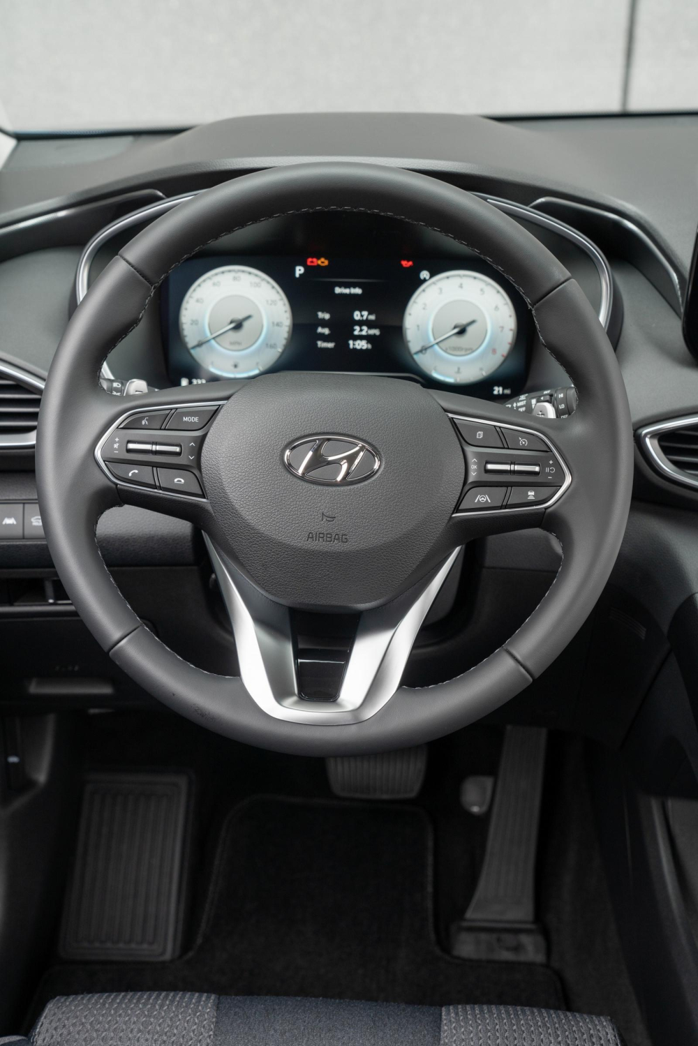 Hyundai Santa Fe XRT 2022 dùng bảng đồng hồ kỹ thuật số