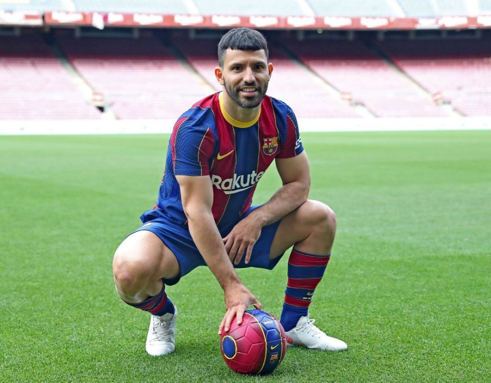 Sergio Aguero sang Barcelona vào đầu tháng 6 sau 10 năm gắn bó với Man City