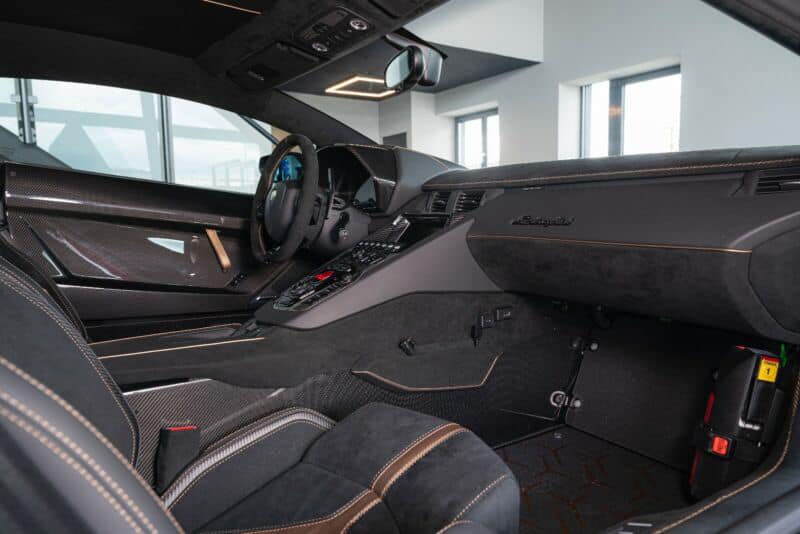 Toàn bộ khoang lái của xe Lamborghini Aventador SVJ63 Toàn bộ khoang lái của xe Lamborghini Aventador SVJ63