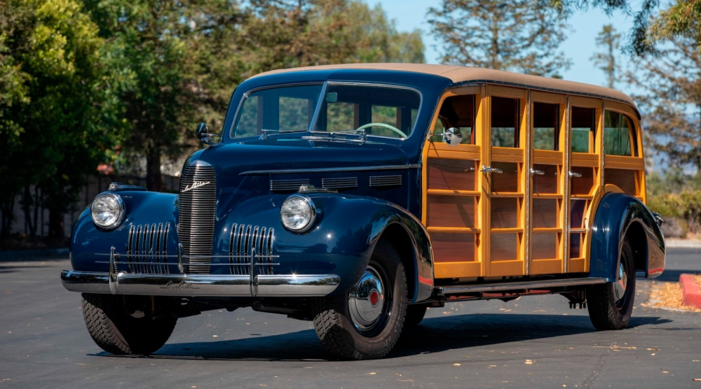 Phía trước của chiếc LaSalle Meteor 8 cửa 1940