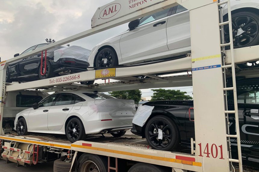Những chiếc Honda Civic 2022 này được trang bị nhiều chi tiết ngoại thất màu đen