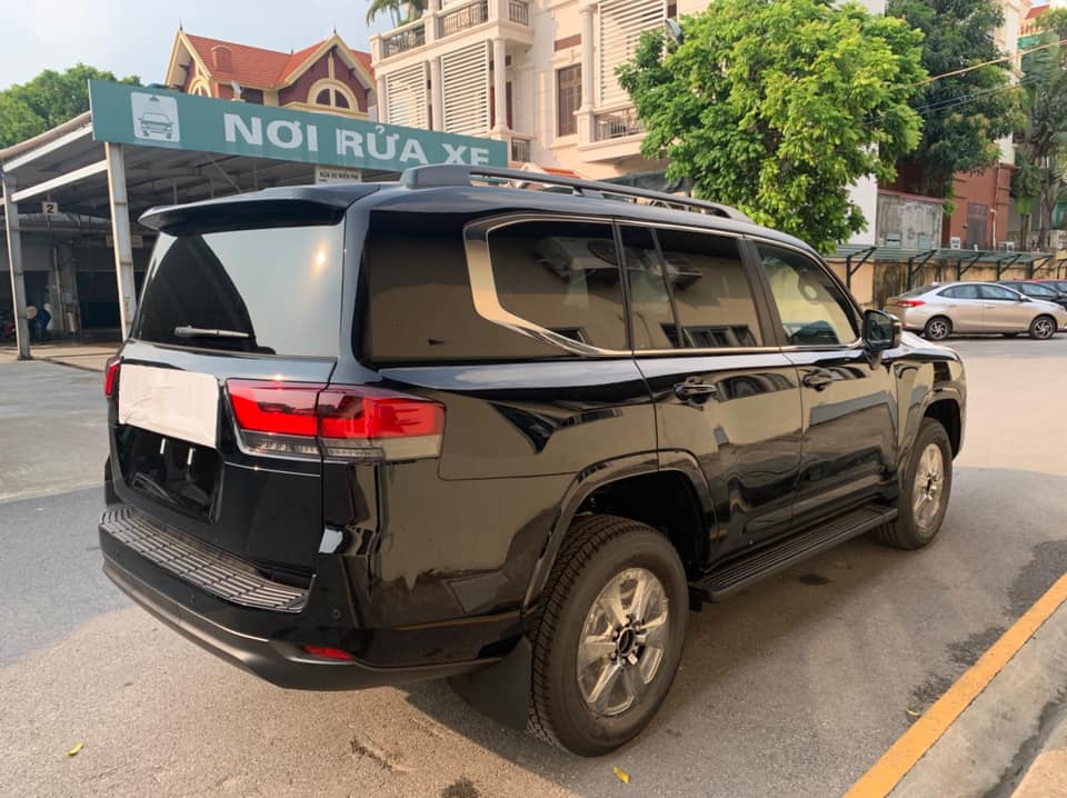 Trọng lượng xe Toyota Land Cruiser 2022 giảm 200 kg so với bản cũ