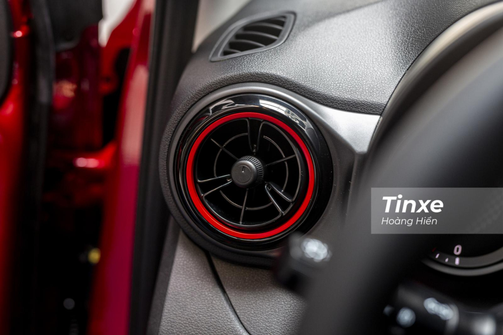 Cửa gió dạng tua-bin tương tự như một số mẫu xe sang.