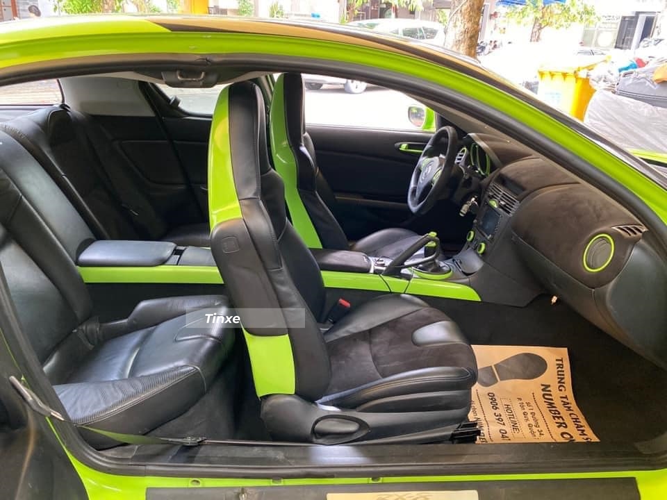 Nội thất của xe Mazda RX-8