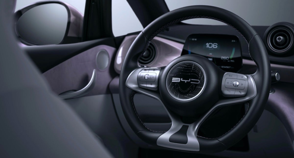 Vô lăng và bảng đồng hồ kỹ thuật số của BYD Dolphin Vô lăng và bảng đồng hồ kỹ thuật số của BYD Dolphin