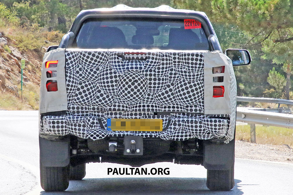Ford Ranger 2022 nh&igrave;n từ đằng sau