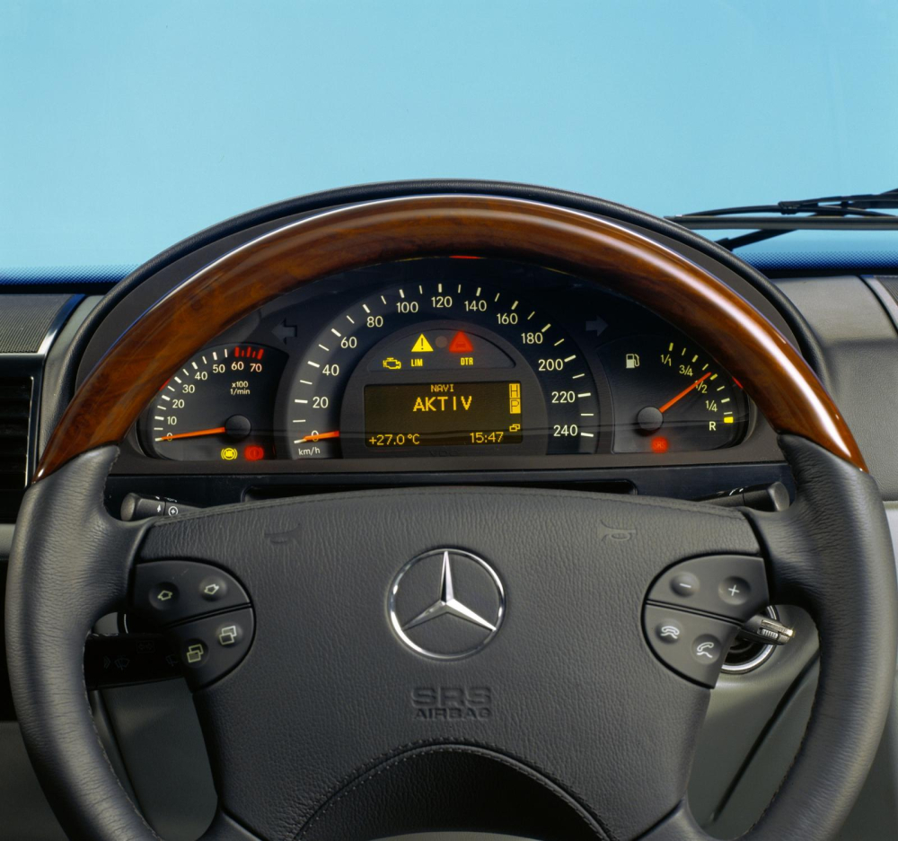 T&uacute;i kh&iacute; Takata Mercedes-Benz