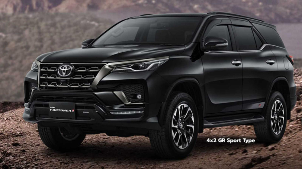 Cận cảnh đầu xe của Toyota Fortuner GR Sport 2022