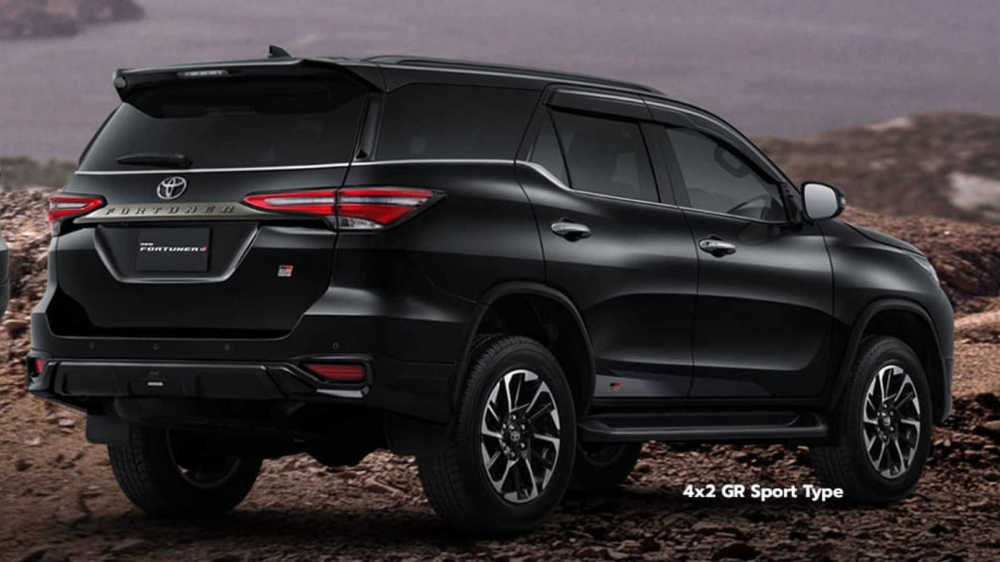Toyota Fortuner GR Sport 2022 l&agrave; bản thay thế Fortuner TRD Sportivo cũ