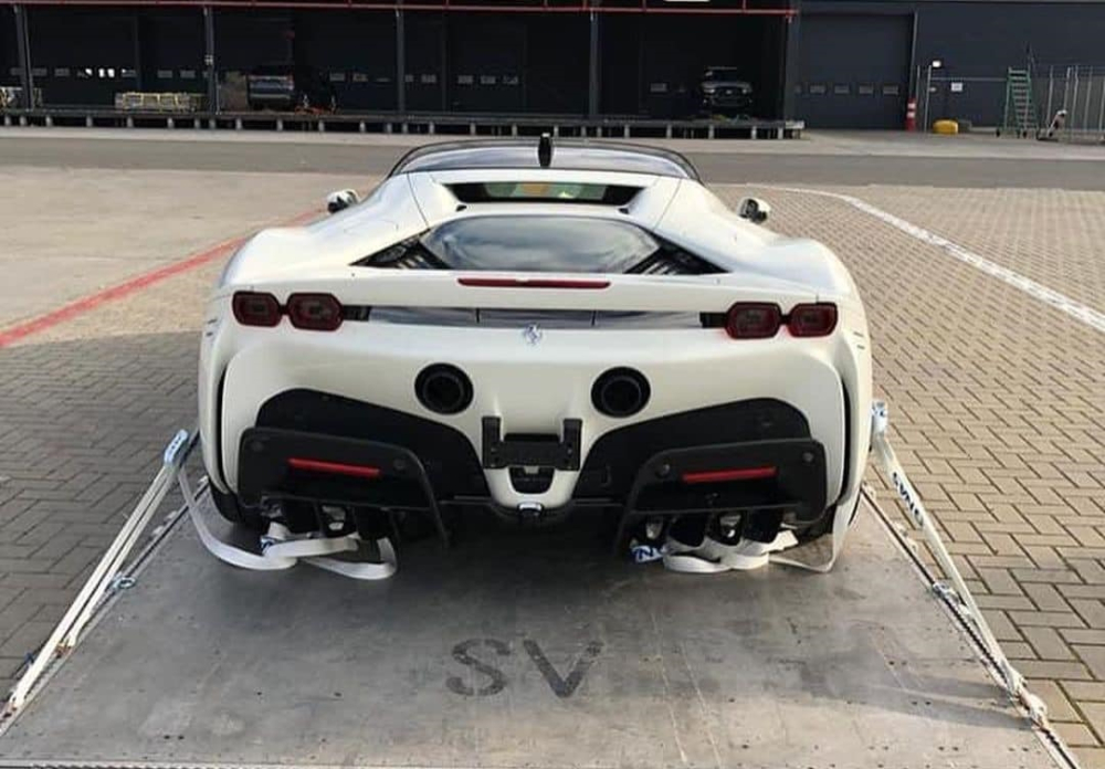 Chiếc siêu xe SF90 Stradale đang là mẫu xe Ferrari mạnh nhất thế giới Chiếc siêu xe SF90 Stradale đang là mẫu xe Ferrari mạnh nhất thế giới