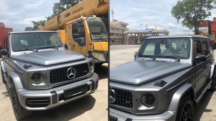 Hình ảnh chiếc xe Mercedes-AMG G63 mang màu Designo Platinum Magno lúc mới về nước