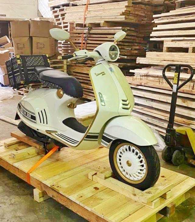 Hình ảnh của chiếc Vespa 946 Christian Dior được một số nguồn tin xác nhận là đã về đến Việt Nam.