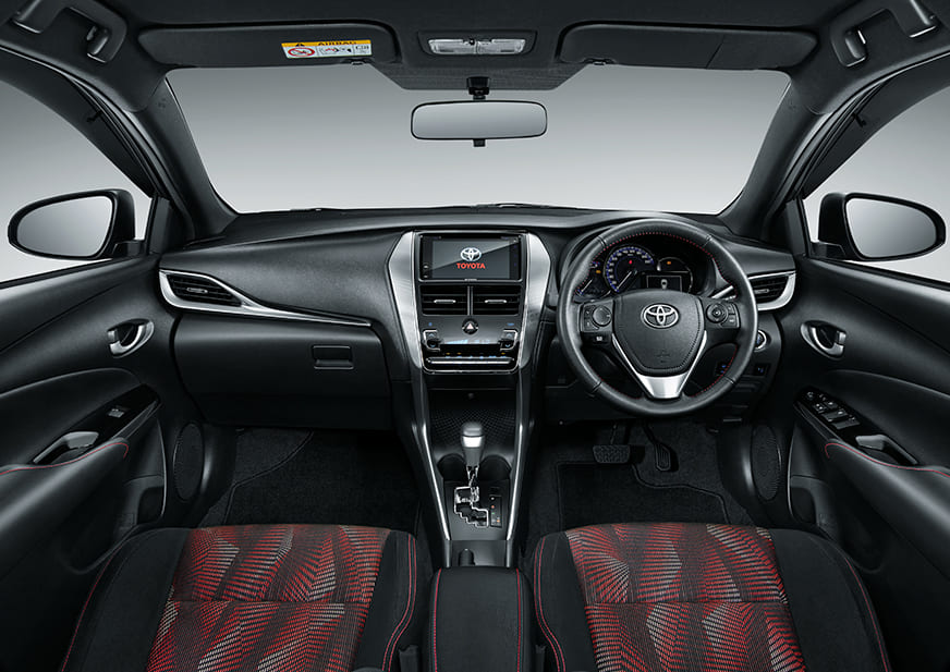 Nội thất b&ecirc;n trong Toyota Yaris GR Sport 2022
