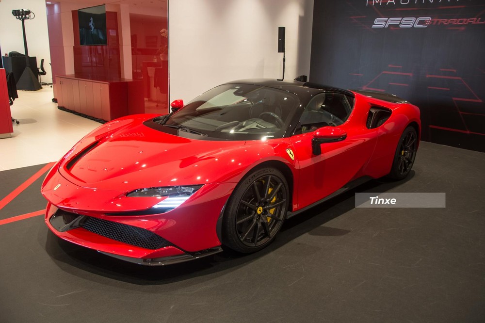 Ferrari SF90 Stradale được ra mắt tại Việt Nam.