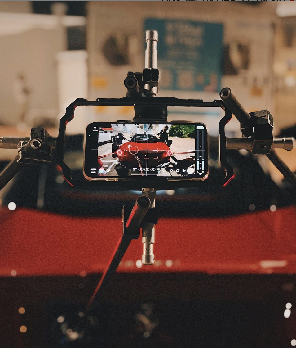 Đoạn video về Ferrari Portofino M và Ferrari SF90 Stradale được quay hoàn toàn bằng iPhone.