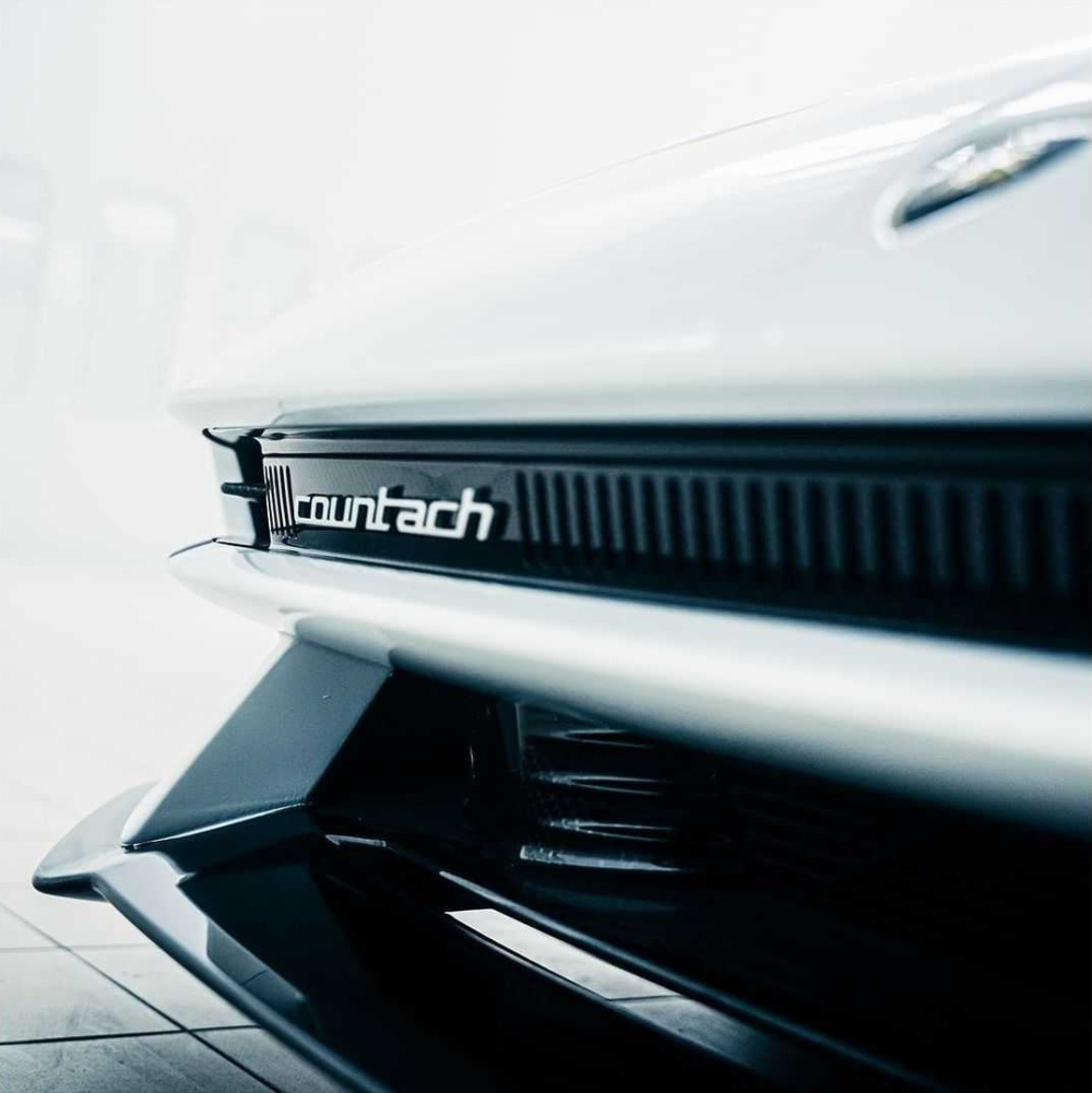 Hình ảnh hé lộ thiết kế đầu xe của Lamborghini Countach 2022