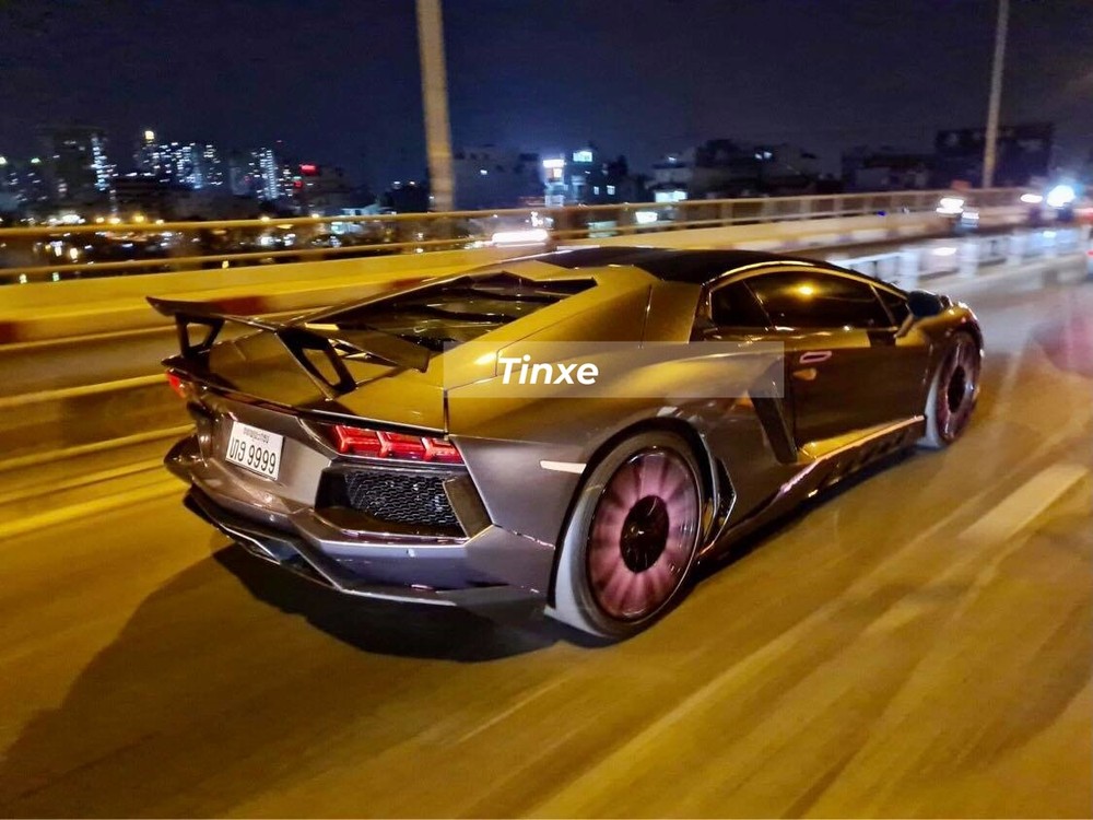 Lamborghini Aventador biển tứ qu&yacute; 9 l&uacute;c c&ograve;n ở S&agrave;i th&agrave;nh