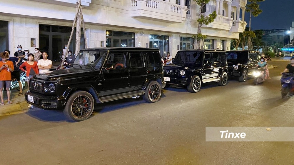 3 chiếc xe Mercedes-AMG G63 bao gồm Edition 1, bản độ Gewinner của h&atilde;ng MBS v&agrave; ti&ecirc;u chuẩn