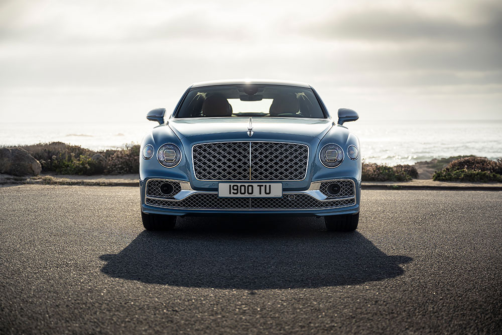 Cận cảnh đầu xe của Bentley Flying Spur Mulliner 2022