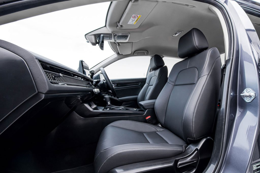 Nội thất b&ecirc;n trong Honda Civic 2022 ở Singapore