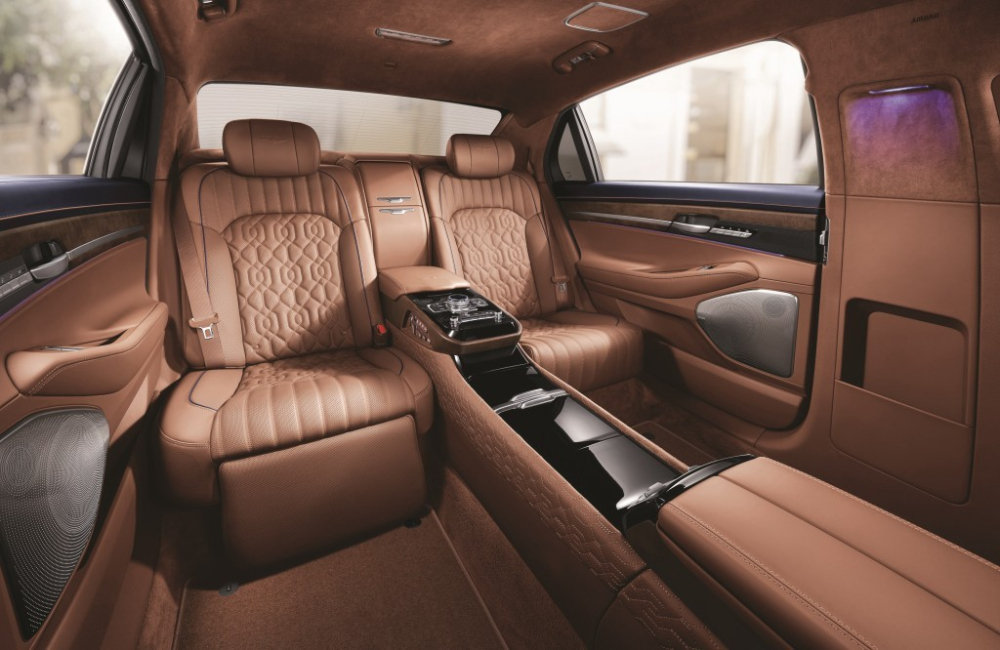 Ghế của Genesis G90 Limousine được bọc da sang trọng Ghế của Genesis G90 Limousine được bọc da sang trọng