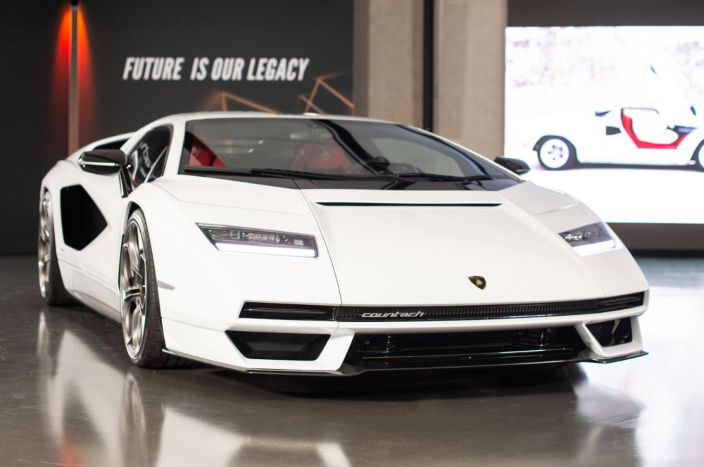 Lamborghini Countach LPI 800-4 2022 được thiết kế hình cái nêm đặc trưng Lamborghini Countach LPI 800-4 2022 được thiết kế hình cái nêm đặc trưng