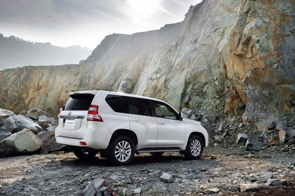 Toyota Land Cruiser Prado thế hệ mới có thể sẽ có phiên bản hybrid