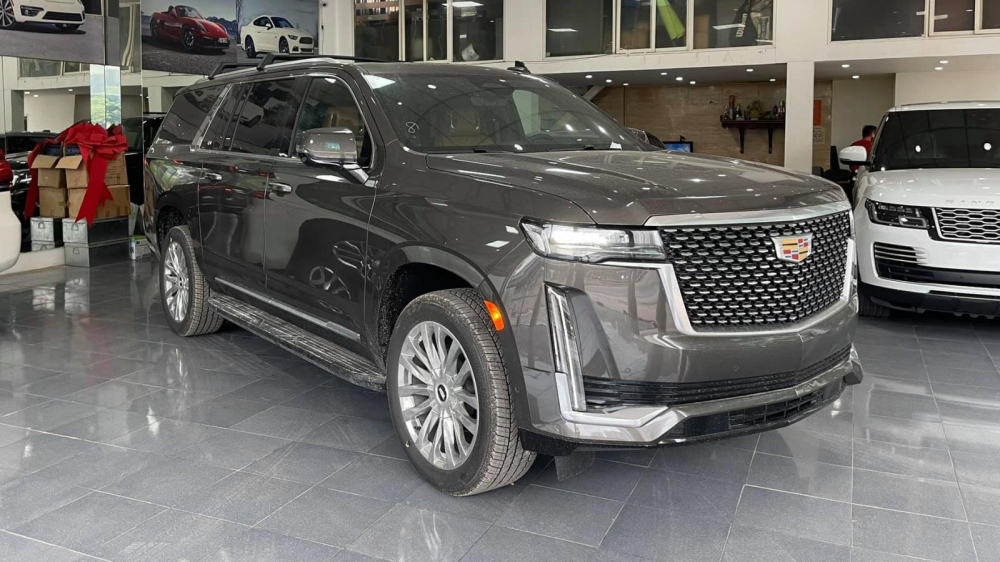 Cadillac Escalade thế hệ thứ 5 đang được các đại gia Việt săn đón Cadillac Escalade thế hệ thứ 5 đang được các đại gia Việt săn đón