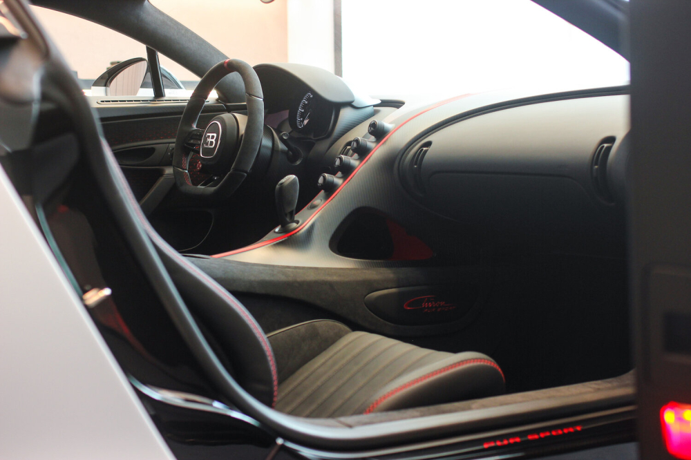 Nội thất xe Bugatti Chiron Pur Sport Nội thất xe Bugatti Chiron Pur Sport