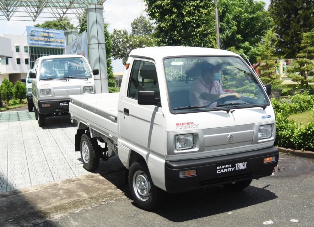 Xe tải nhẹ Suzuki Super Carry Truck phù hợp cho việc di chuyển trong các tuyến đường ngõ nhỏ của đô thị.