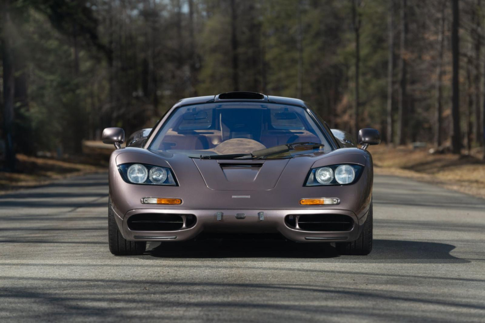 Phần đầu của chiếc McLaren F1 1995 trị giá 20,465 triệu USD Phần đầu của chiếc McLaren F1 1995 trị giá 20,465 triệu USD