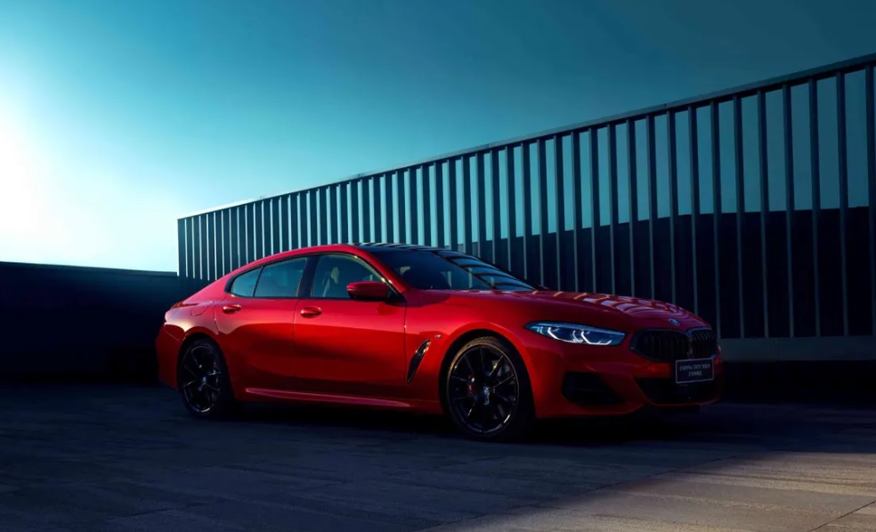 BMW 8-Series Flame Collectors Edition d&ugrave;ng động cơ như bản thường
