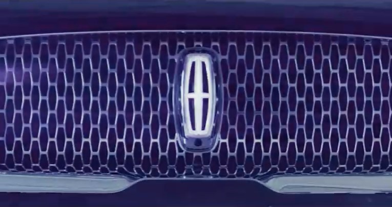 Lưới tản nhiệt của Lincoln Navigator 2022
