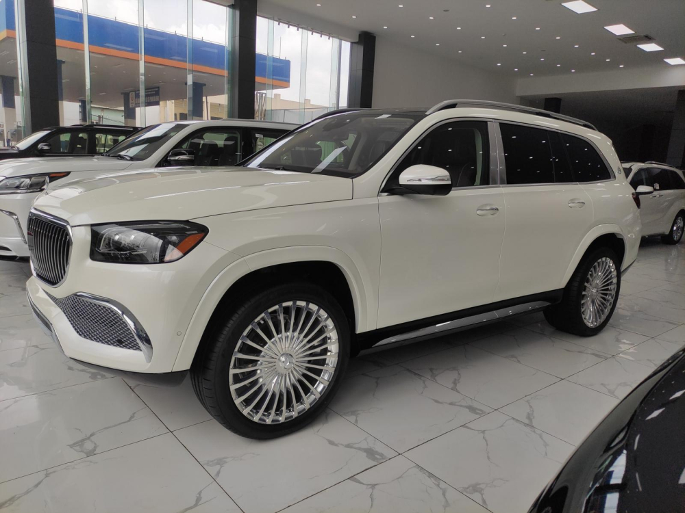 Mercedes-Maybach GLS 600 2021 với màu trắng không có tùy chọn sơn 2 màu