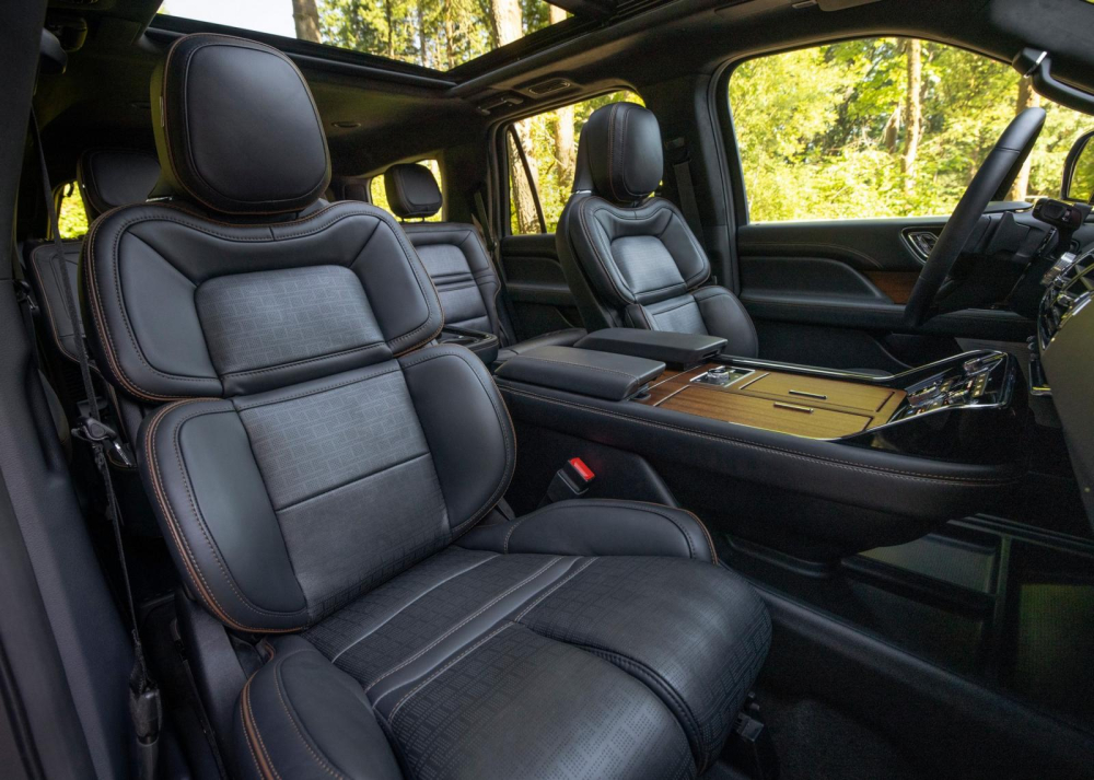 Ghế trước của Lincoln Navigator 2022