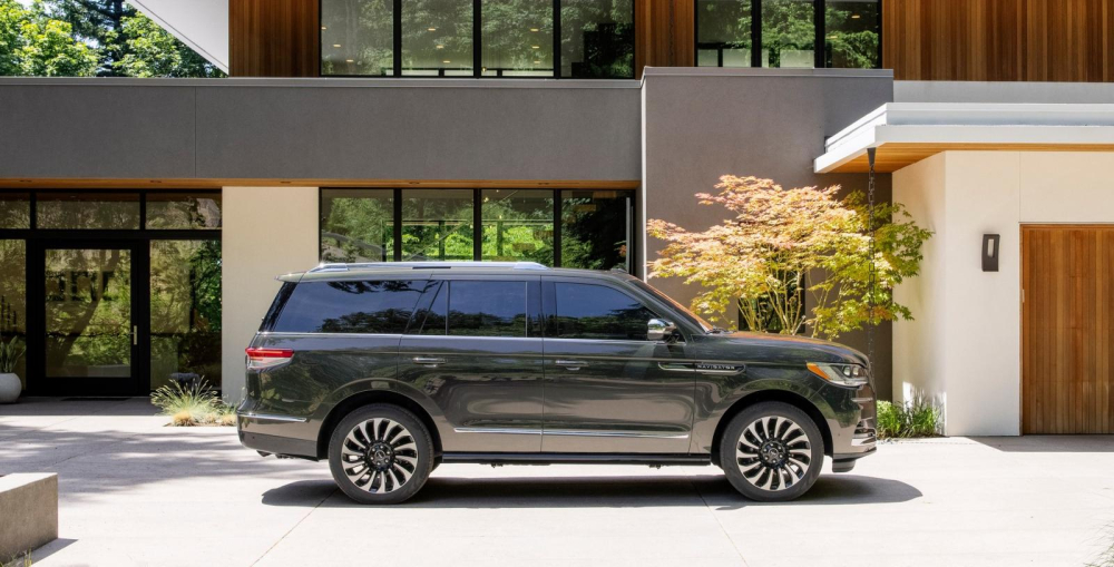 Lincoln Navigator 2022 c&oacute; hệ thống treo th&iacute;ch ứng
