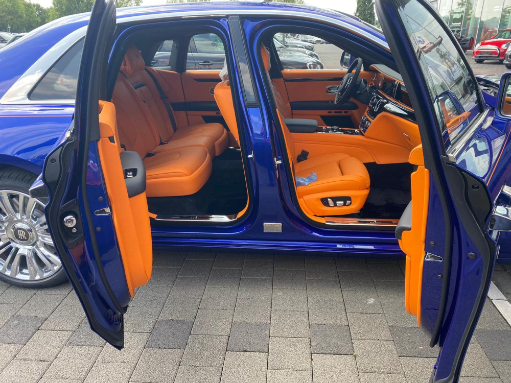Chi&ecirc;m ngưỡng khoang l&aacute;i Hermes của Rolls-Royce Ghost 2021 sắp về nước