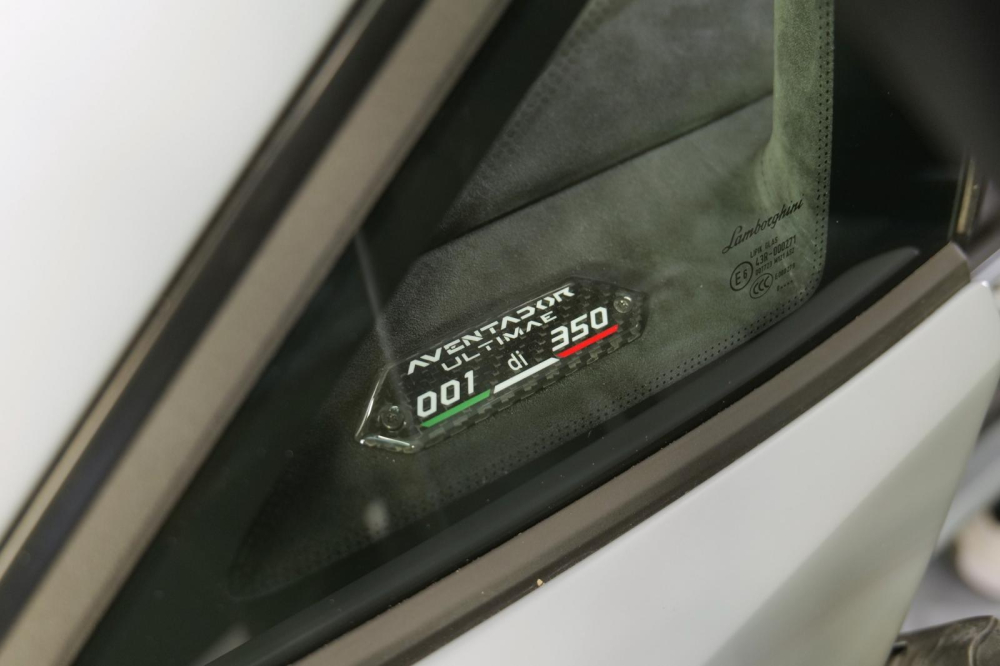 Logo 1di350 của siêu xe Lamborghini Aventador LP780-4 Ultimae Logo 1di350 của siêu xe Lamborghini Aventador LP780-4 Ultimae