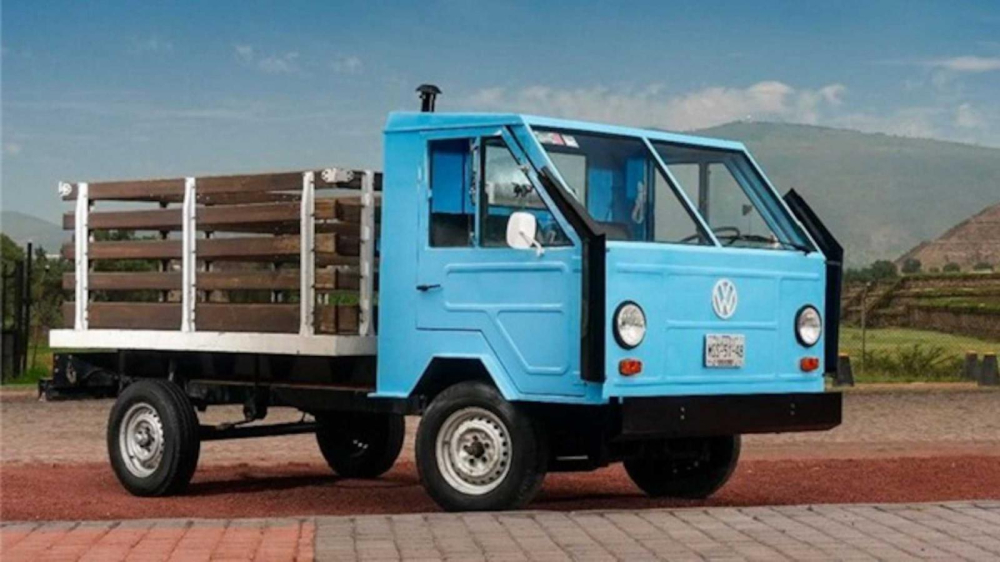 Volkswagen Basis-Transporter l&agrave; một mẫu xe tải gi&aacute; rẻ, thực dụng ra đời c&aacute;ch đ&acirc;y khoảng 50 năm