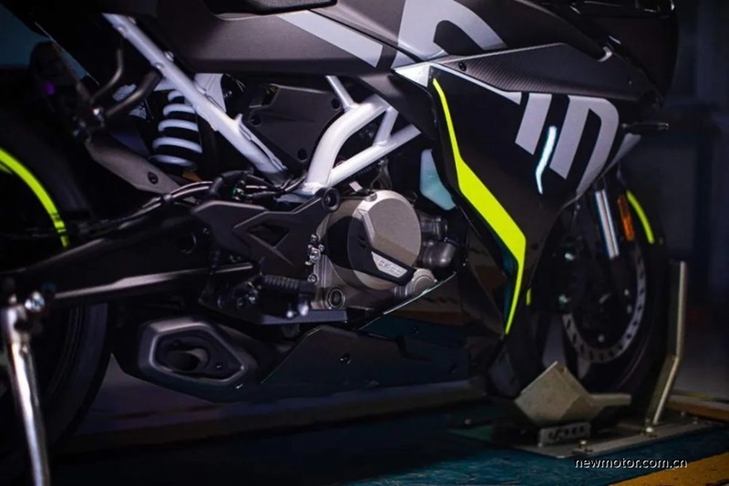 Sức mạnh của CFMoto 300SR, 250SR được giữ nguyên Sức mạnh của CFMoto 300SR, 250SR được giữ nguyên