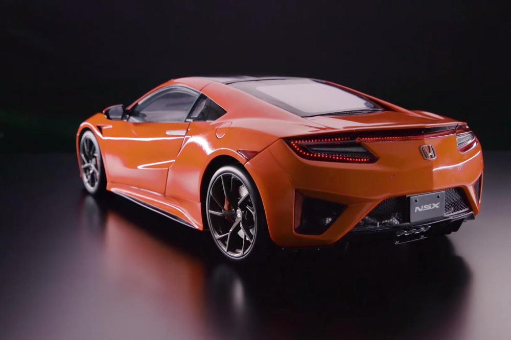 Phía sau của mô hình 1:8 Acura NSX