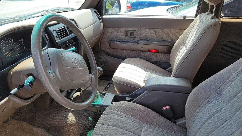 Chiếc Toyota Tacoma XtraCab chỉ mất 15 giây là tìm được chủ nhân mới trong số hơn 200 đại lý tham gia đấu giá