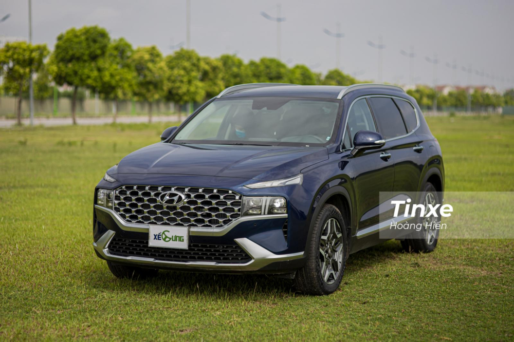 Hyundai Santa Fe 2021 dẫu c&oacute; sụt giảm doanh số nhưng vẫn đứng đầu ph&acirc;n kh&uacute;c.