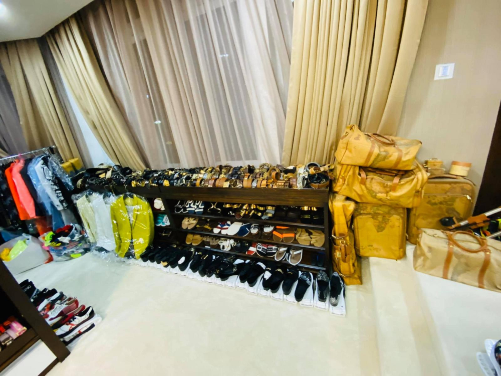 Đàm Vĩnh Hưng rất thích giày