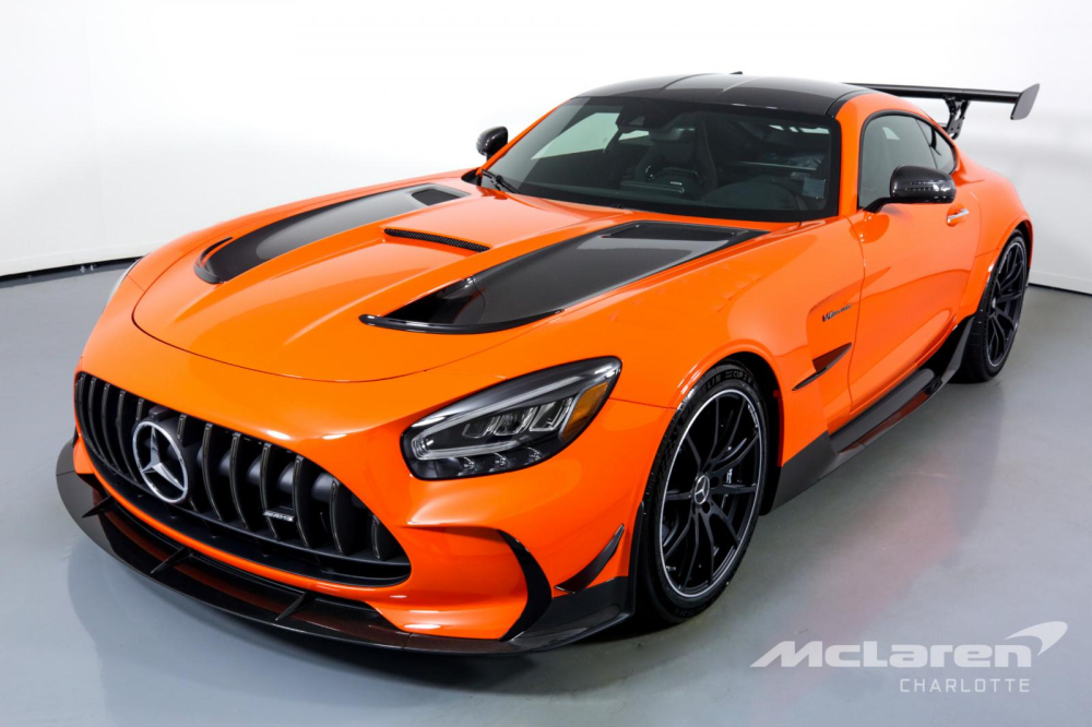 Mức giá trải nghiệm siêu xe Mercedes-AMG GT Black Series này được đưa ra lên đến 18 tỷ đồng