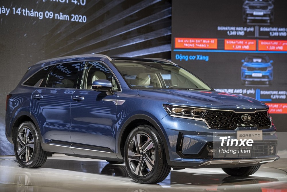 KIA Sorento đ&atilde; từng đoạt giải Xe của năm 2021 tại Việt Nam nhưng vẫn kh&ocirc;ng theo kịp c&aacute;c đối thủ kh&aacute;c.