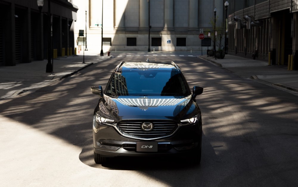 Mazda CX-8 chưa thực sự h&uacute;t kh&aacute;ch tại Việt Nam.