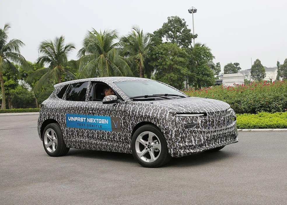 Mẫu C-SUV chạy điện từng bị bắt gặp trong khuôn viên của Vingroup vào năm ngoái.
