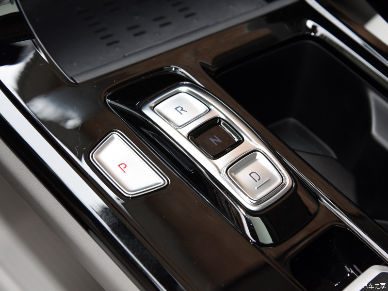Hyundai Custo 2021 d&ugrave;ng n&uacute;t bấm chuyển số giống Tucson